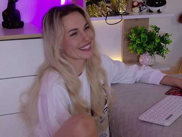 Katerina-space live cam on BongaCams