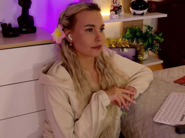 Katerina-space live cam on BongaCams