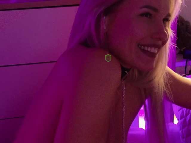 Katerina-space live cam on BongaCams