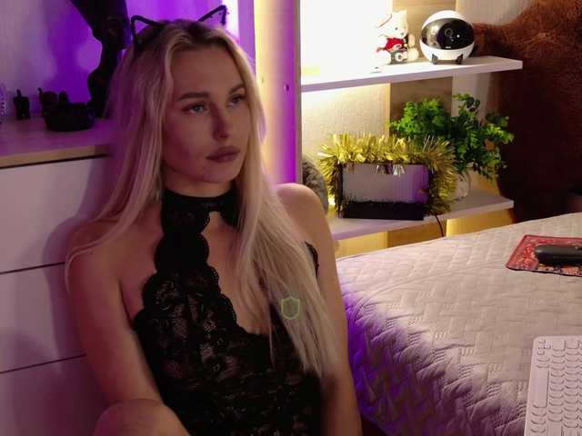 Katerina-space live cam on BongaCams