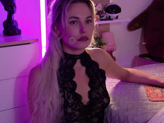 Katerina-space live cam on BongaCams