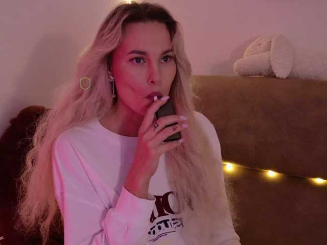 Katerina-space live cam on BongaCams