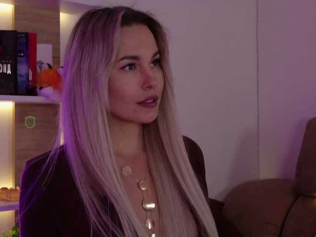Katerina-space live cam on BongaCams