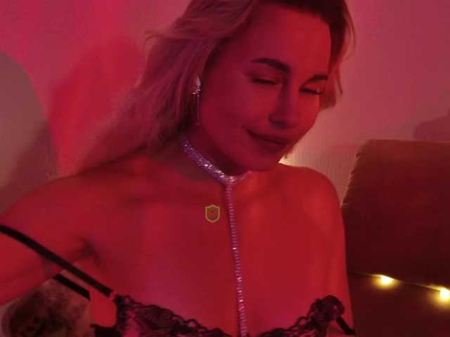 Katerina-space live cam on BongaCams