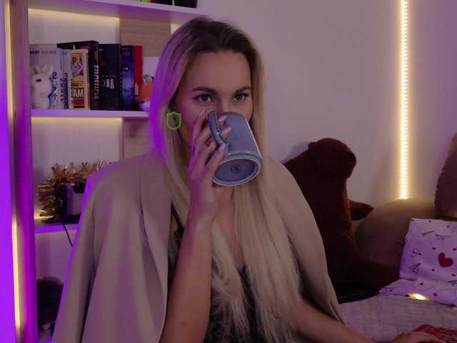 Katerina-space live cam on BongaCams