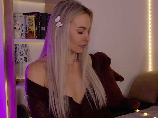 Katerina-space live cam on BongaCams