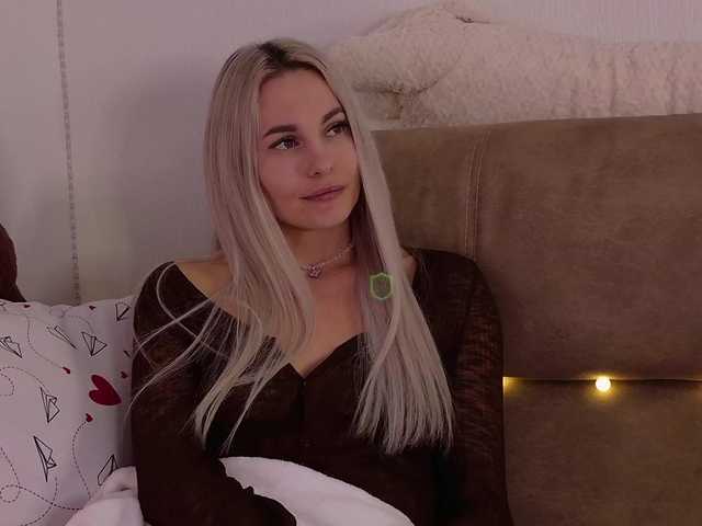 Katerina-space live cam on BongaCams