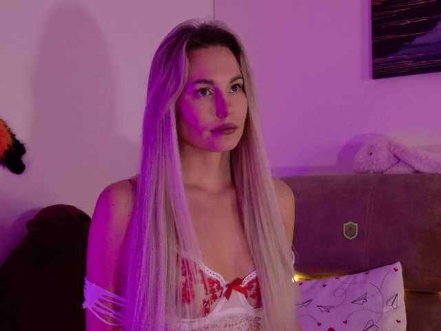 Katerina-space live cam on BongaCams