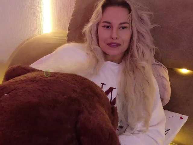 Katerina-space live cam on BongaCams