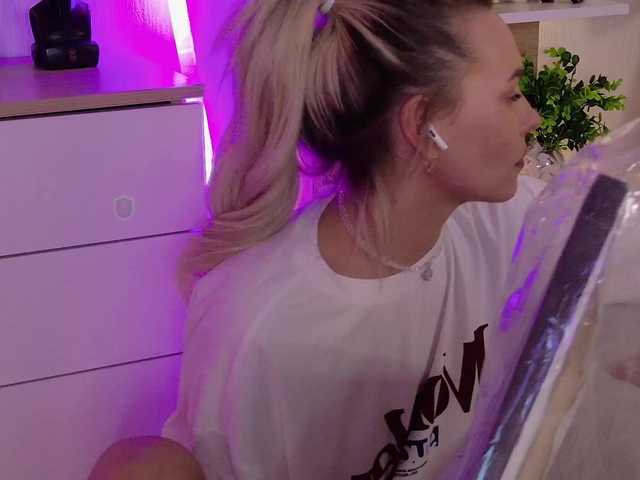 Katerina-space live webcam show