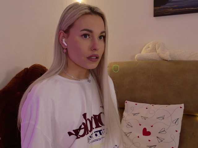 Katerina-space live cam on BongaCams