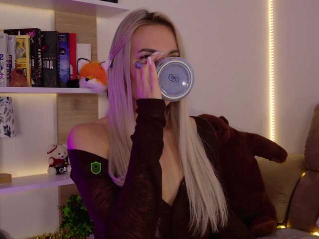 Katerina-space live cam on BongaCams