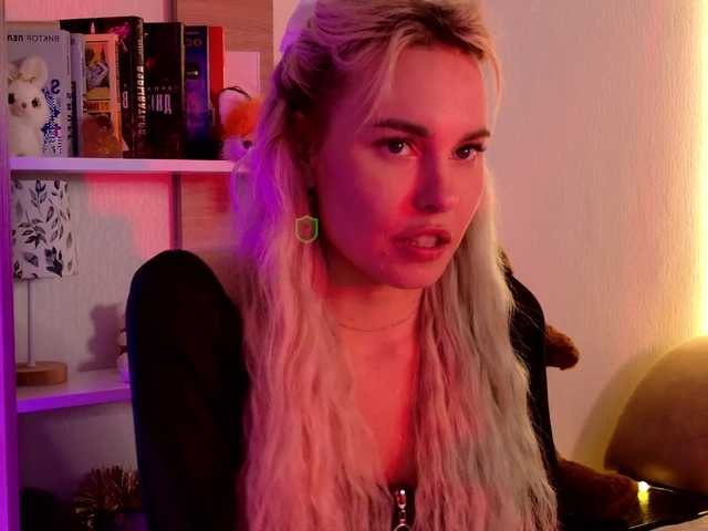 Katerina-space live cam on BongaCams
