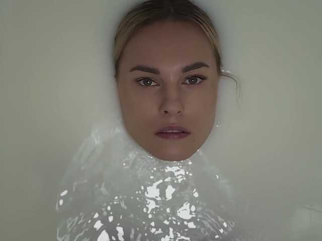 Katerina-space live cam on BongaCams