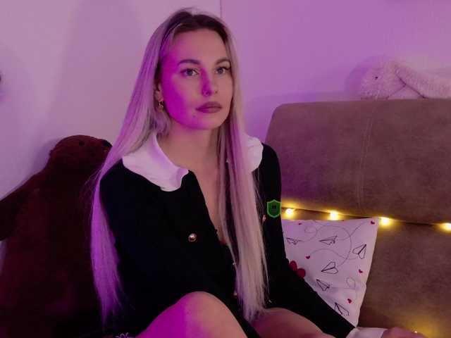 Katerina-space live cam on BongaCams