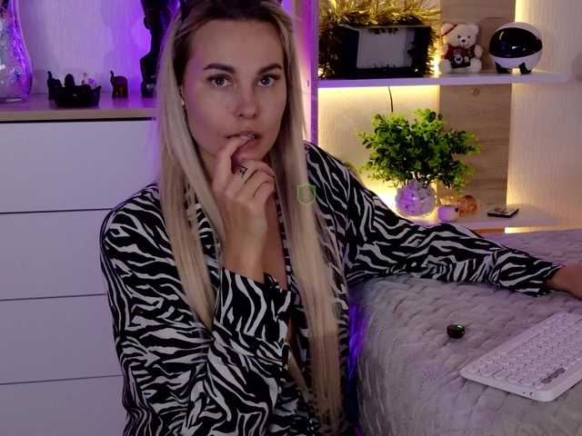 Katerina-space live cam on BongaCams