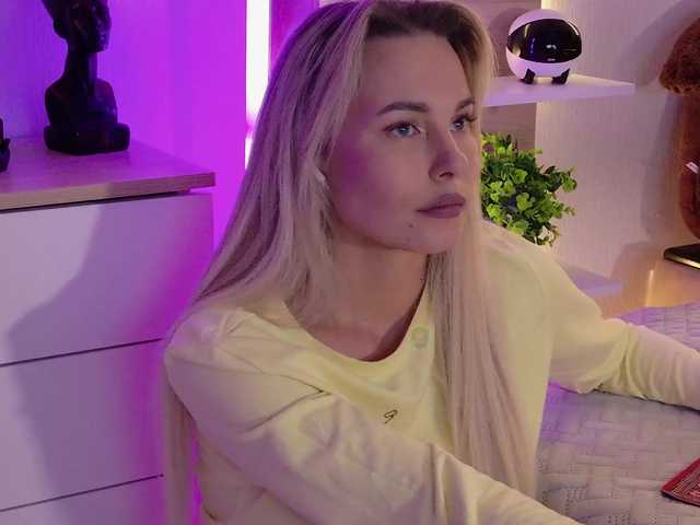 Katerina-space live cam on BongaCams