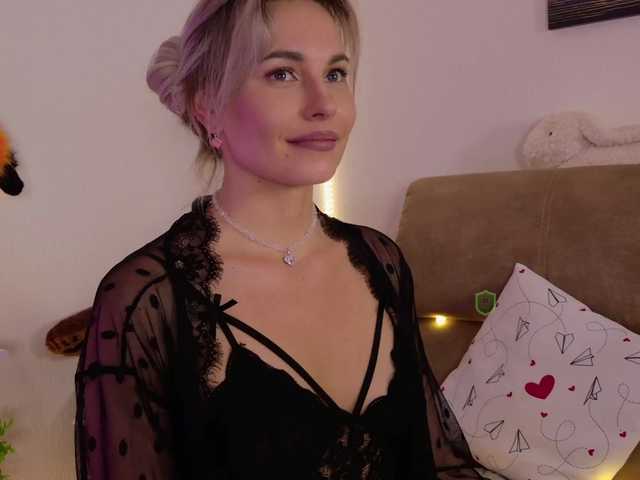 Katerina-space live cam on BongaCams