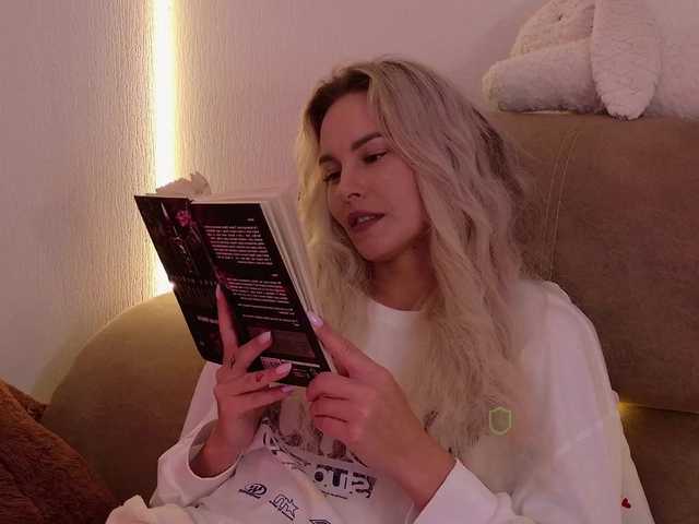 Katerina-space live cam on BongaCams