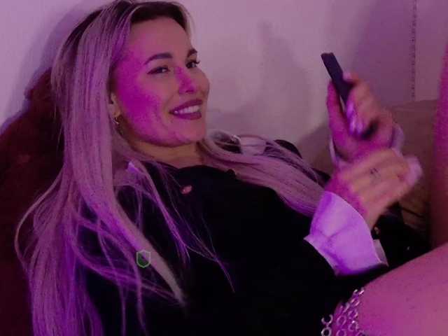 Katerina-space live cam on BongaCams