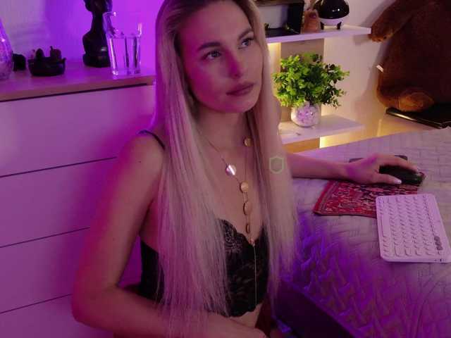 Katerina-space live cam on BongaCams