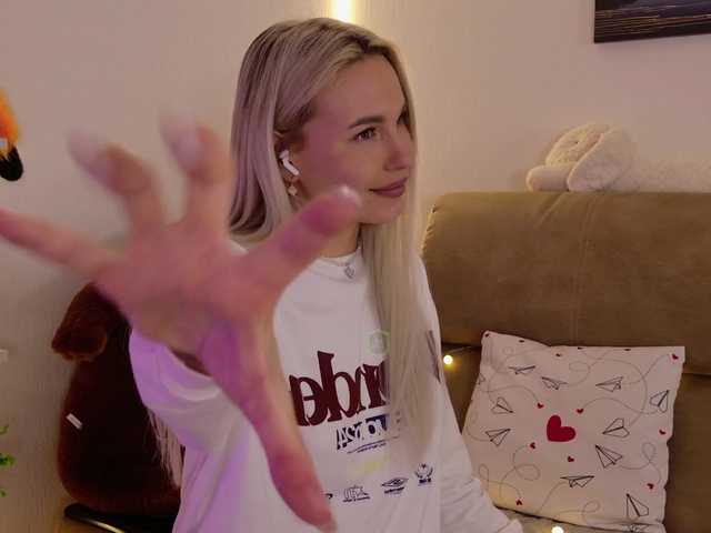 Katerina-space live cam on BongaCams
