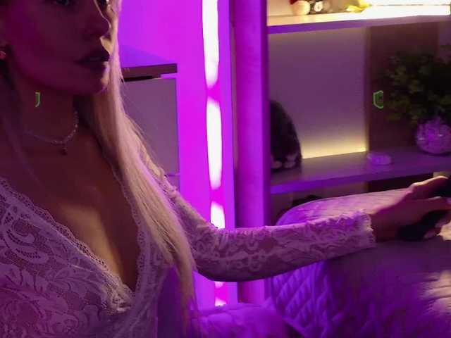 Katerina-space live cam on BongaCams