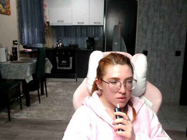 Regimasmile's BongaCams show and profile