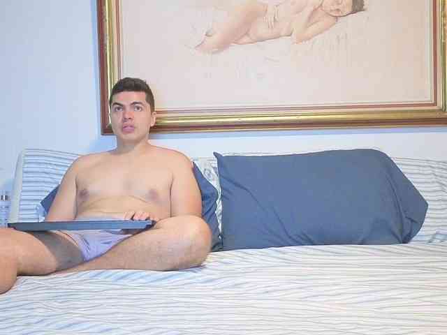 AngelaMax1 webcam