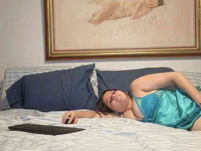 AngelaMax1 webcam