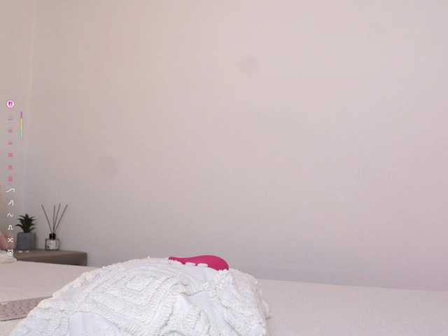 CuteShine live cam on BongaCams