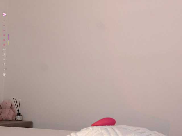 CuteShine live cam on BongaCams