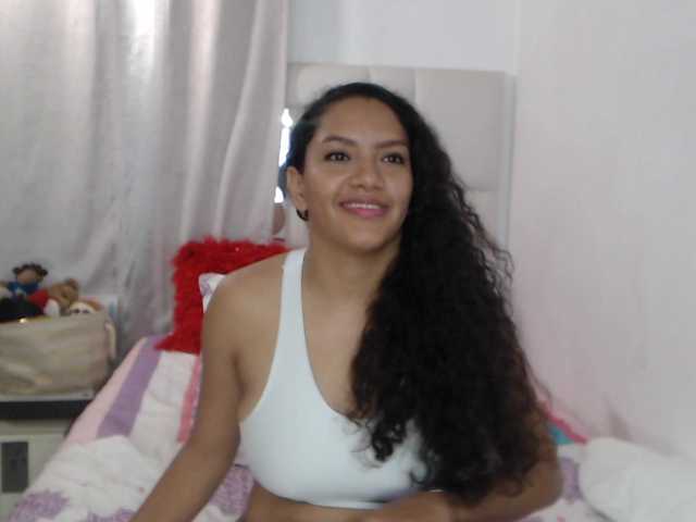 KarlieK's BongaCams show and profile