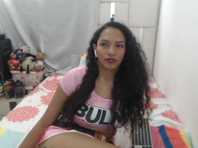 KarlieK live cam on BongaCams