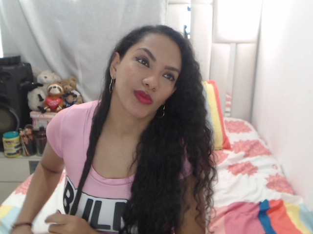 KarlieK live cam on BongaCams