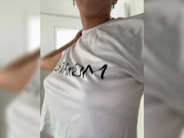 AmyBunnyy live cam on BongaCams