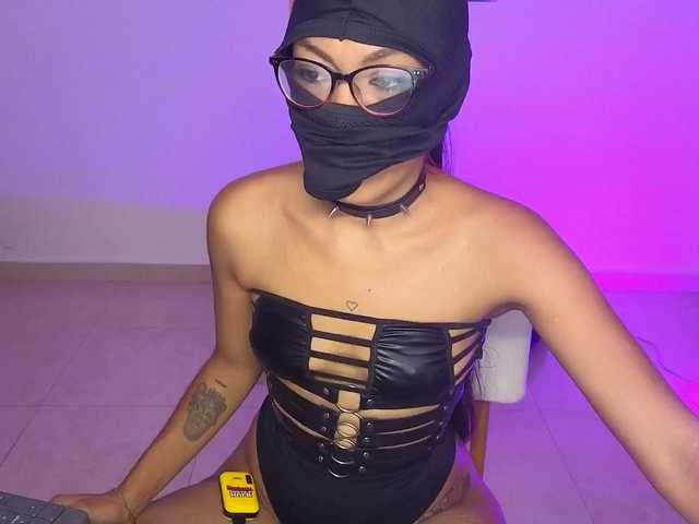 venusjade live cam on BongaCams
