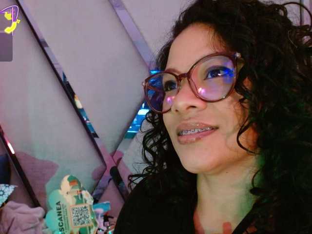 paula-daniela1 live cam on BongaCams
