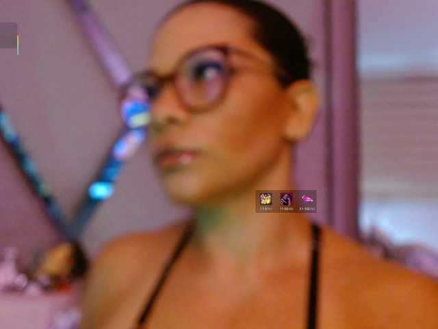 le modèle paula-daniela1 est en webcam porno dans un show sur le site bongacams, il possède les tags suivants: Latino/Hispanic,Brunette,Shaved