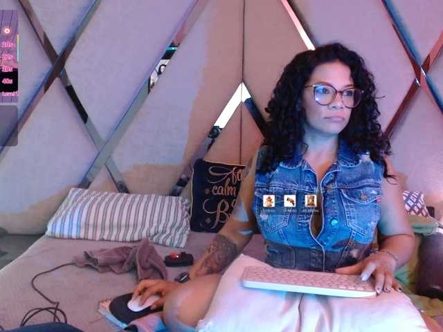 paula-daniela1 live cam on BongaCams
