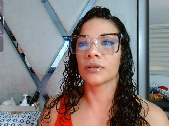 Paula Daniela1 on Bongacams