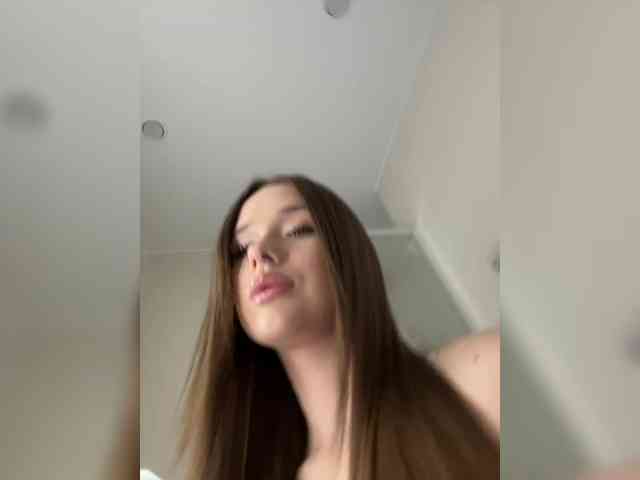 Tati16 Live Webcam on BongaCams