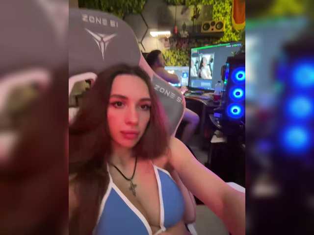 snaketina live sex show