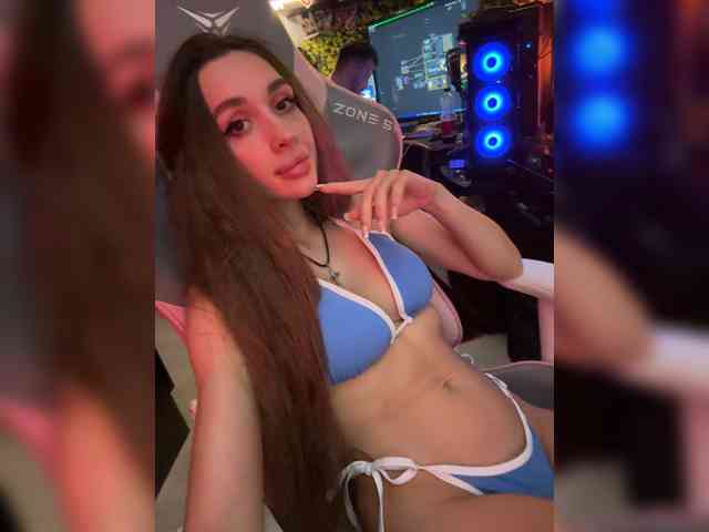 SnakeTina webcam