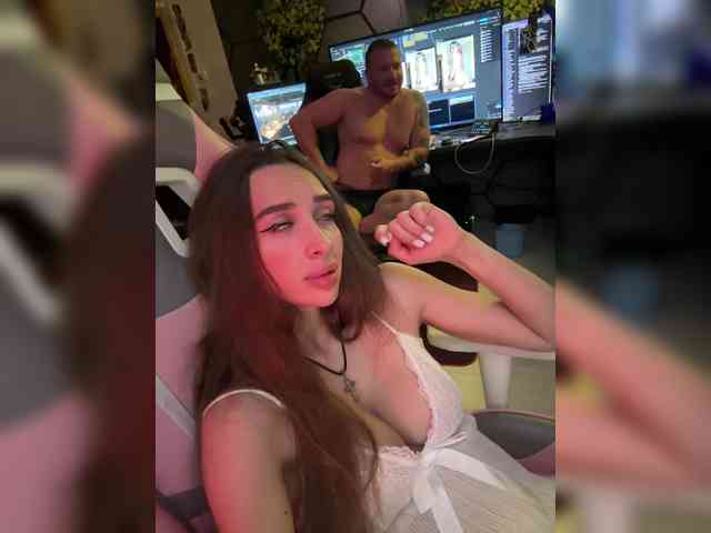 SnakeTina Sex Cam Show