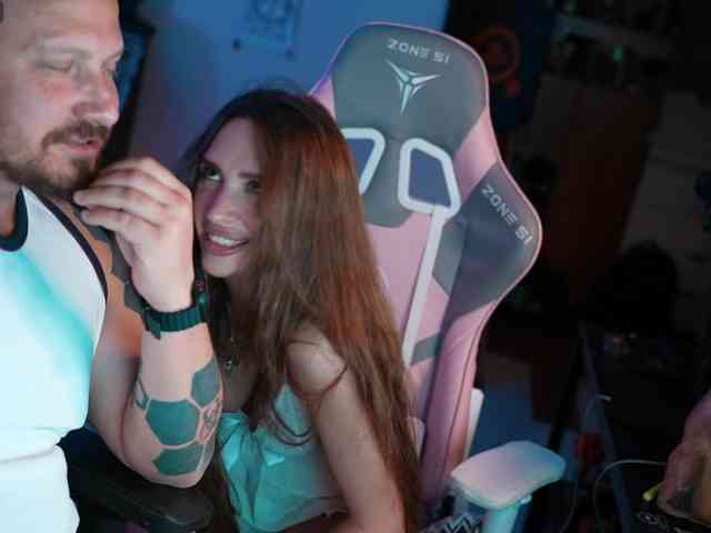 SnakeandTina webcam
