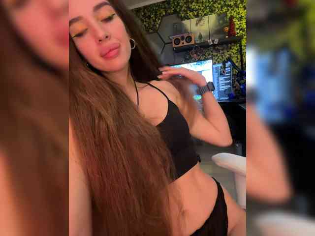 SnakeTina Sex Cam Show