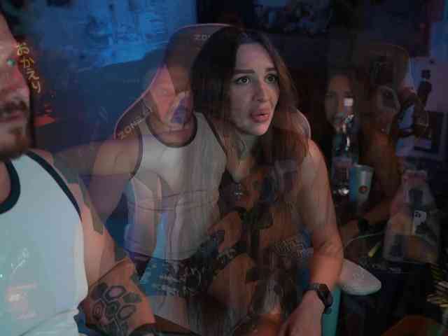SnakeandTina webcam