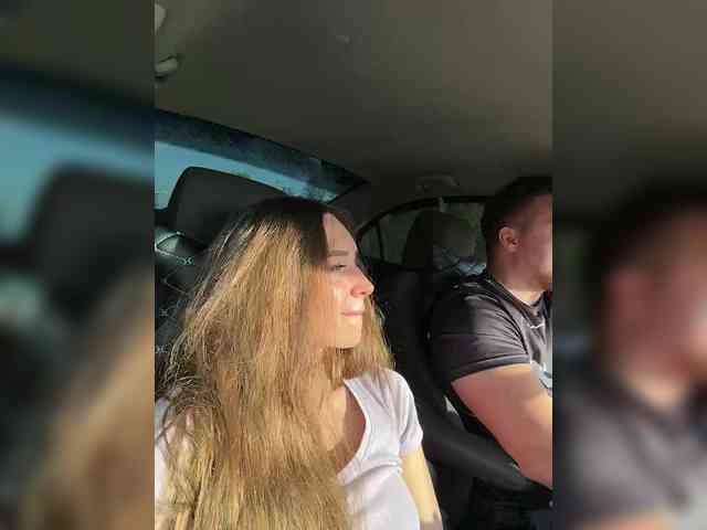 Acest model este live acum. SnakeTina