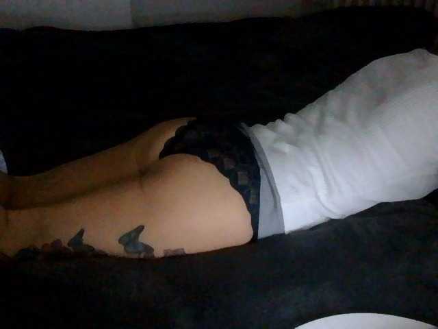 Lucille live cam on BongaCams
